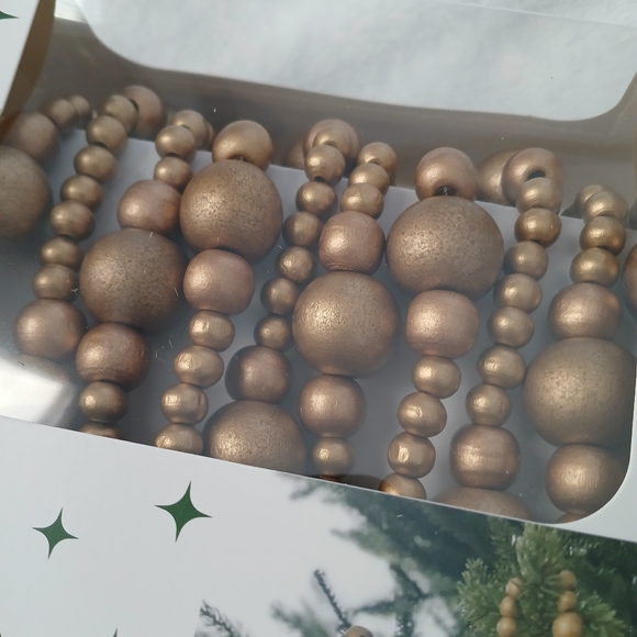 Christmas Metallic Gold Wooden Bead Garland 12 Ft  Lot of 4 Boxes. - Picture 2 of 4